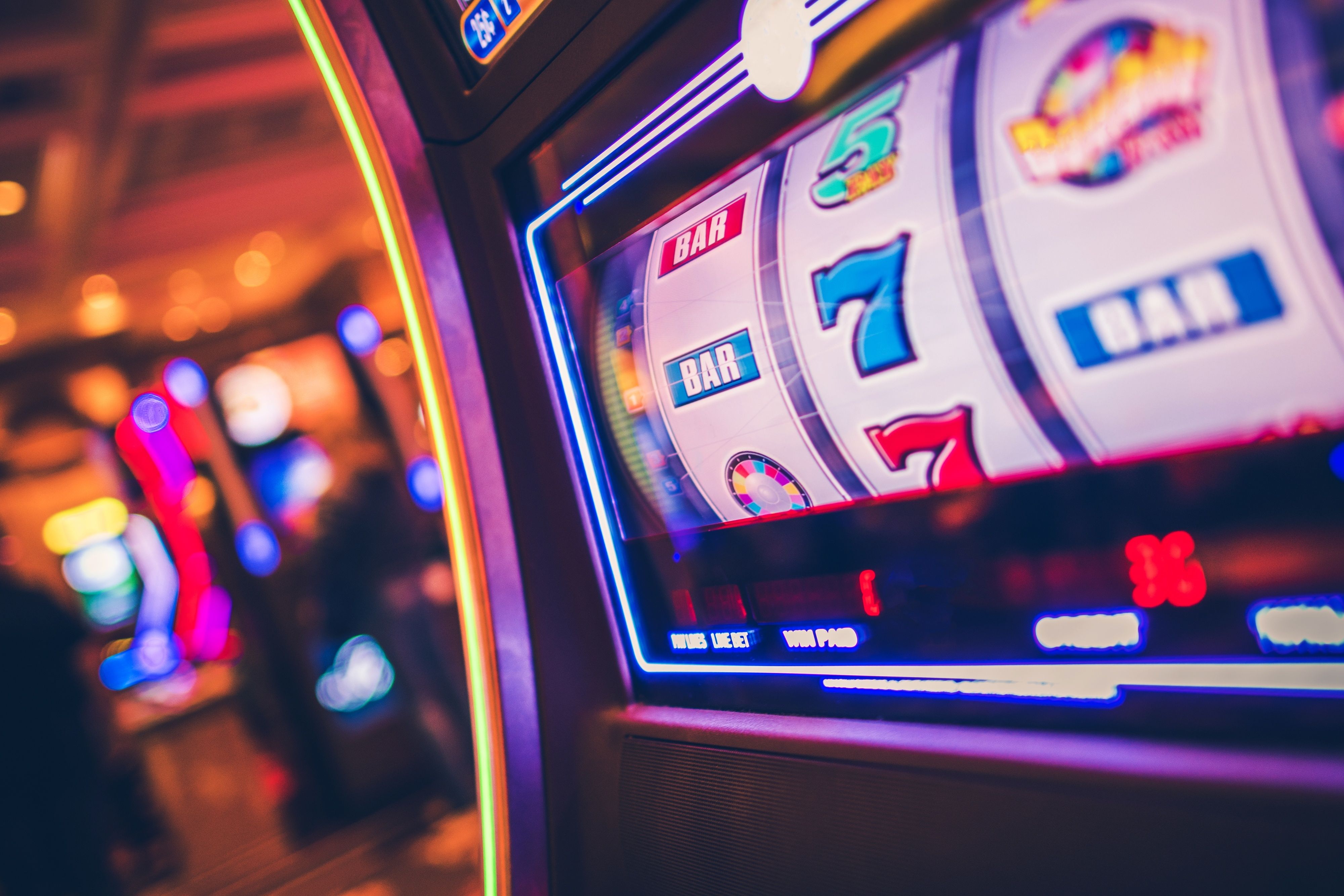 kuningtoto platform interface showing football markets, live-dealer tables, and slot games